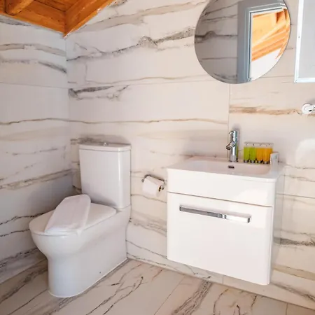 Modern Loft In With Wifi * Larnaca