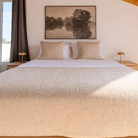 Modern Loft In With Wifi Larnaca